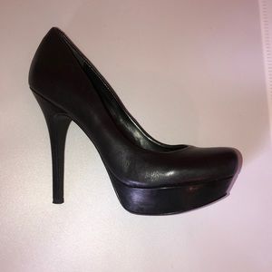 Jessica Simpson platform heels
